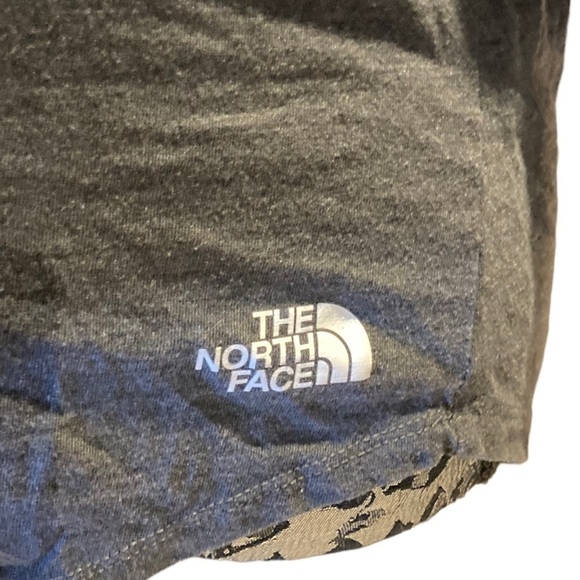THE North Face - Women’s Long Sleeve Top - Picture 2 of 5